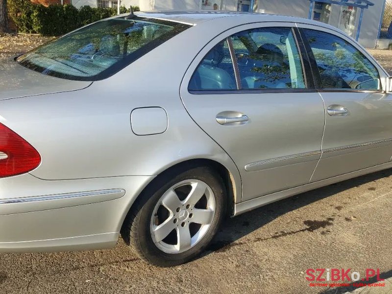 2004' Mercedes-Benz E-Class photo #5