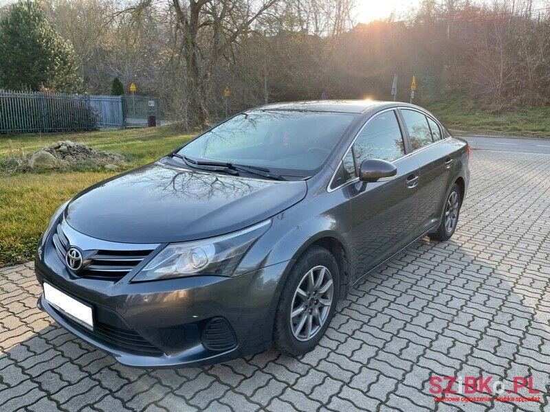 2012' Toyota Avensis photo #1