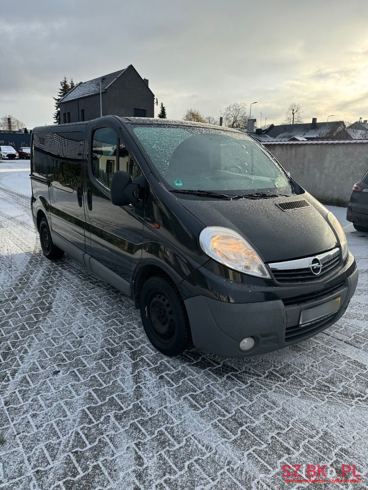 2013' Opel Vivaro photo #1