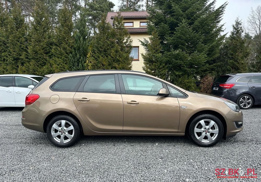 2013' Opel Astra photo #5