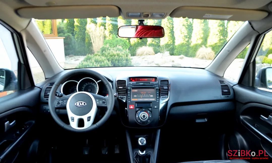 2010' Kia Venga photo #3