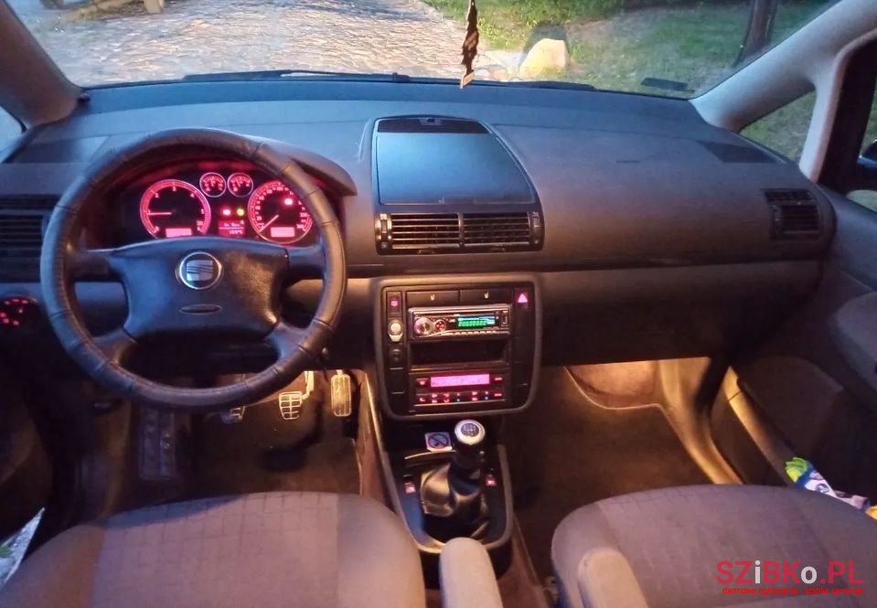 2004' SEAT Alhambra photo #4