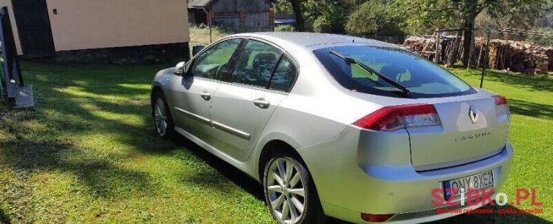 2008' Renault Laguna photo #1