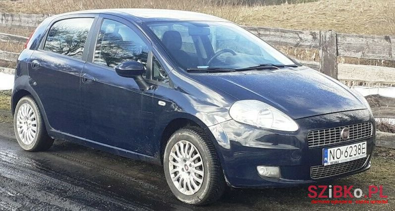 2010' Fiat Punto photo #1