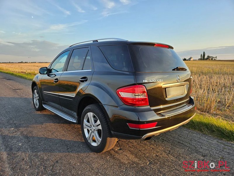 2008' Mercedes-Benz Ml 320 Cdi 4-Matic photo #6