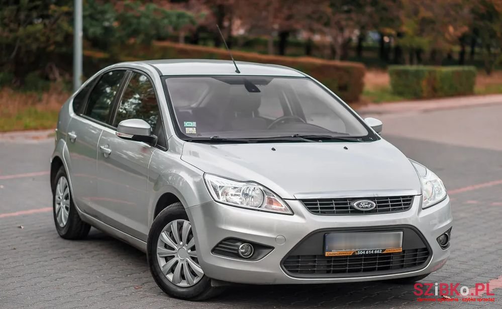 2010' Ford Focus photo #2