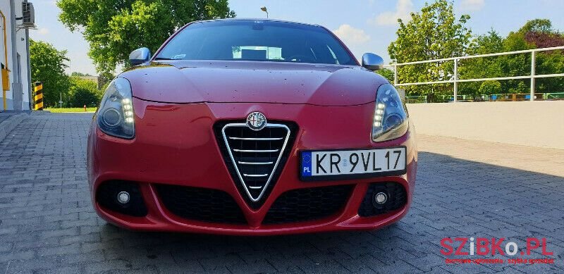 2012' Alfa Romeo Giulietta photo #2