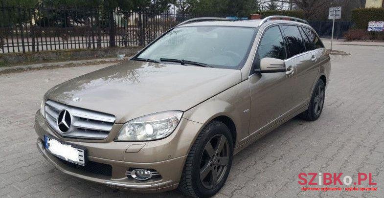 2011' Mercedes-Benz Klasa C photo #1