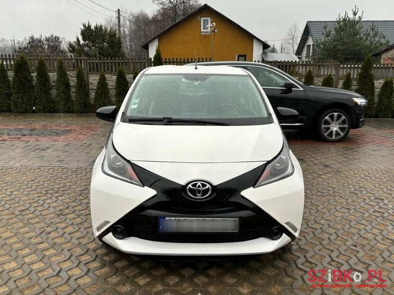 2017' Toyota Aygo photo #2