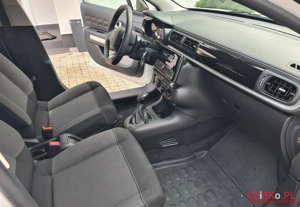 2020' Citroen C3 1.2 Puretech Shine photo #4
