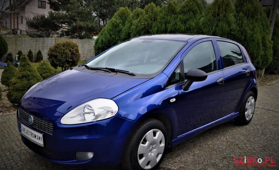 2008' Fiat Grande Punto photo #2