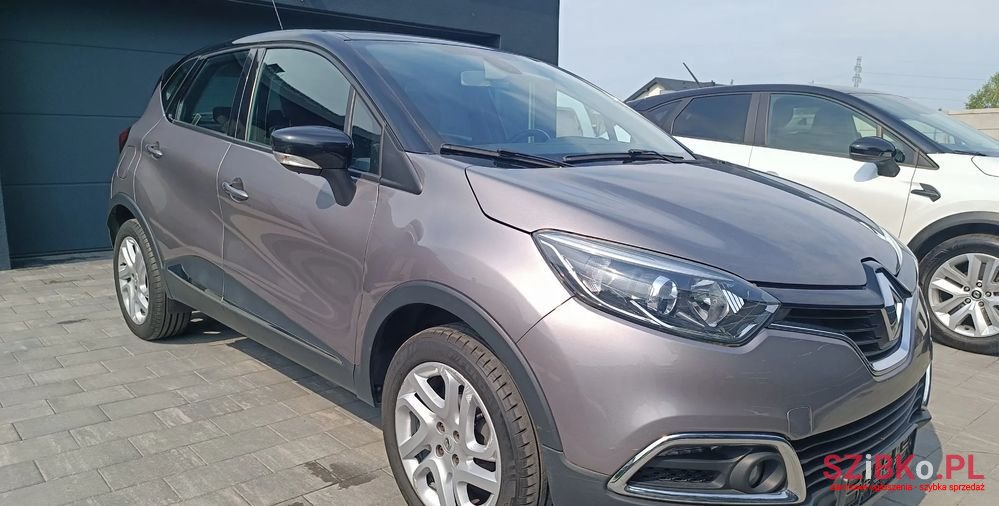 2016' Renault Captur 0.9 Energy Tce Limited photo #3