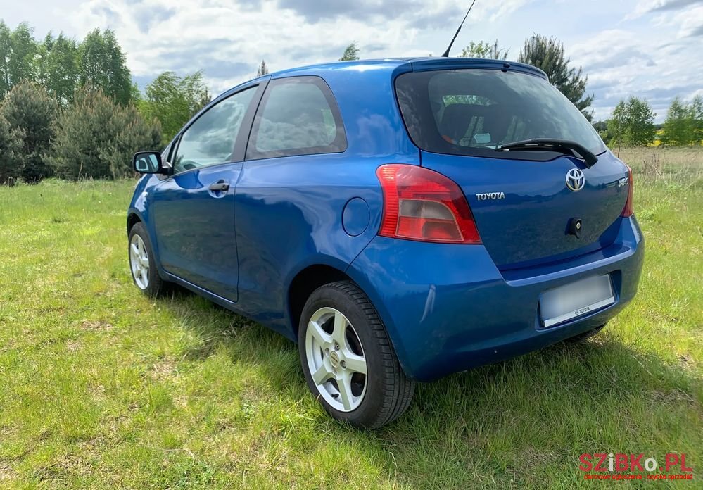 2007' Toyota Yaris 1.0 Luna A/C photo #2