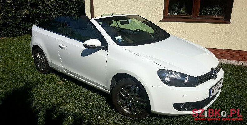 2011' Volkswagen Golf photo #1