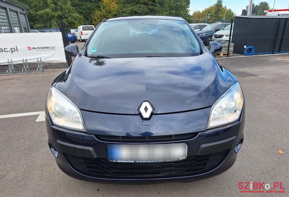 2010' Renault Megane photo #2