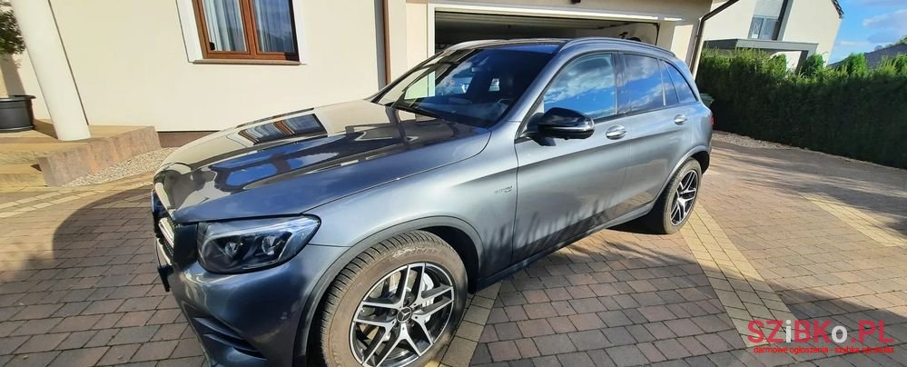 2017' Mercedes-Benz GLC photo #2