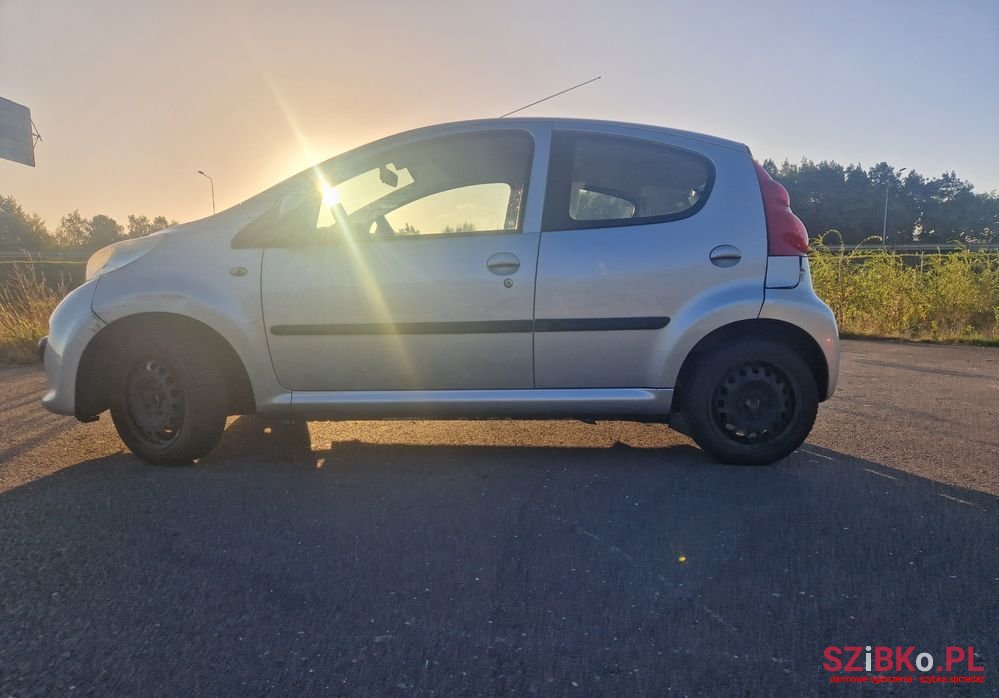 2007' Peugeot 107 photo #5