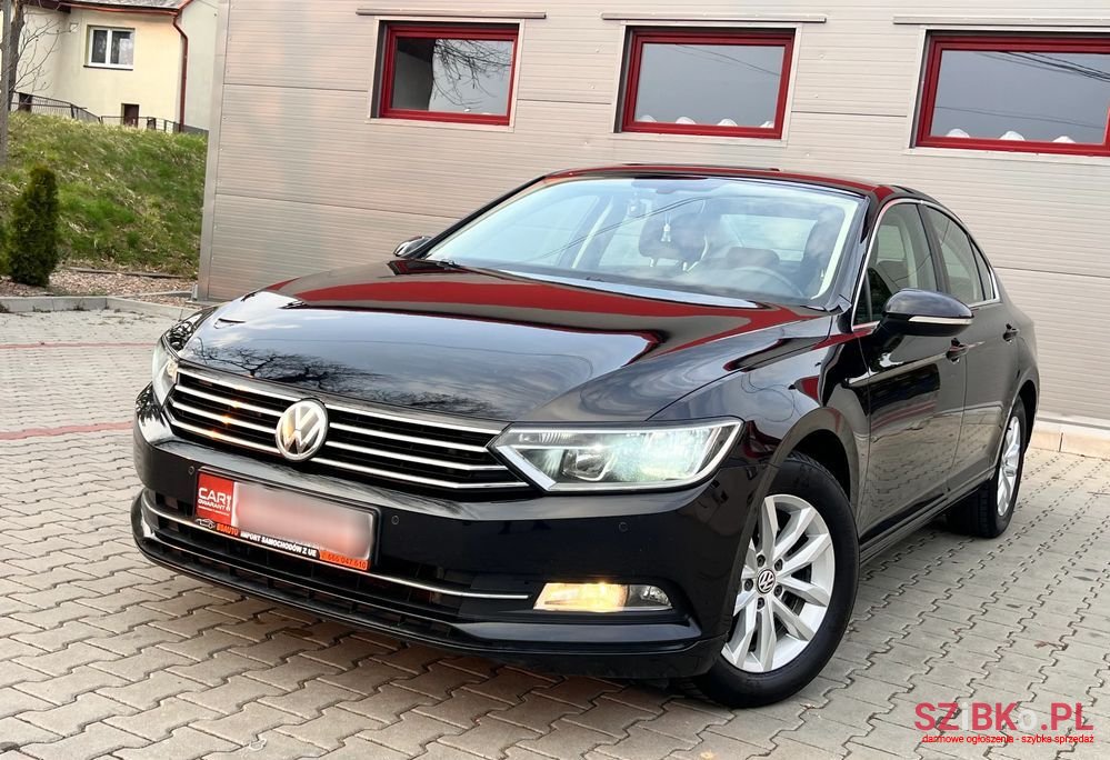 2015' Volkswagen Passat photo #2