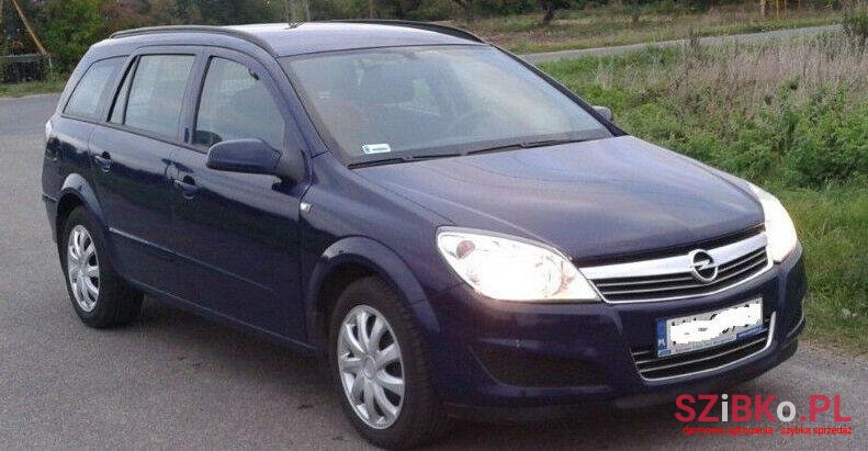 2008' Opel Astra photo #1