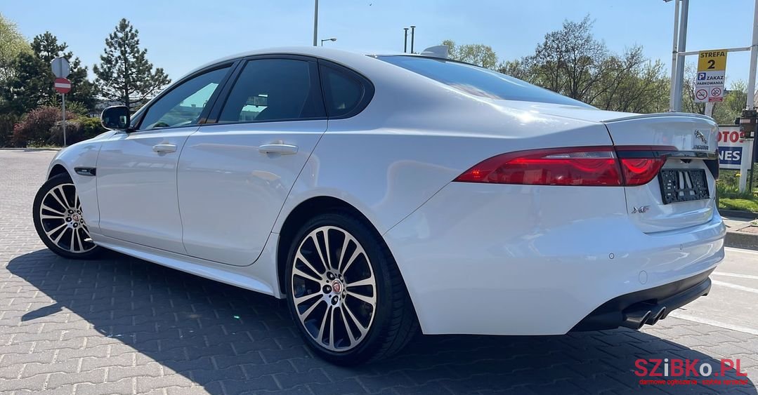 2015' Jaguar XF Sport photo #6