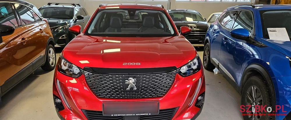 2020' Peugeot 2008 photo #1