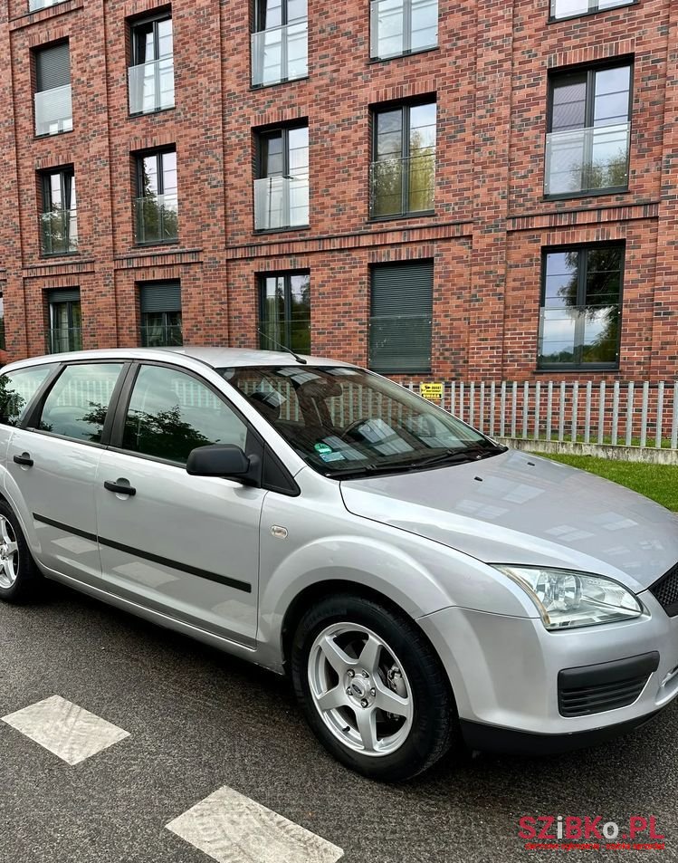 2006' Ford Focus photo #2