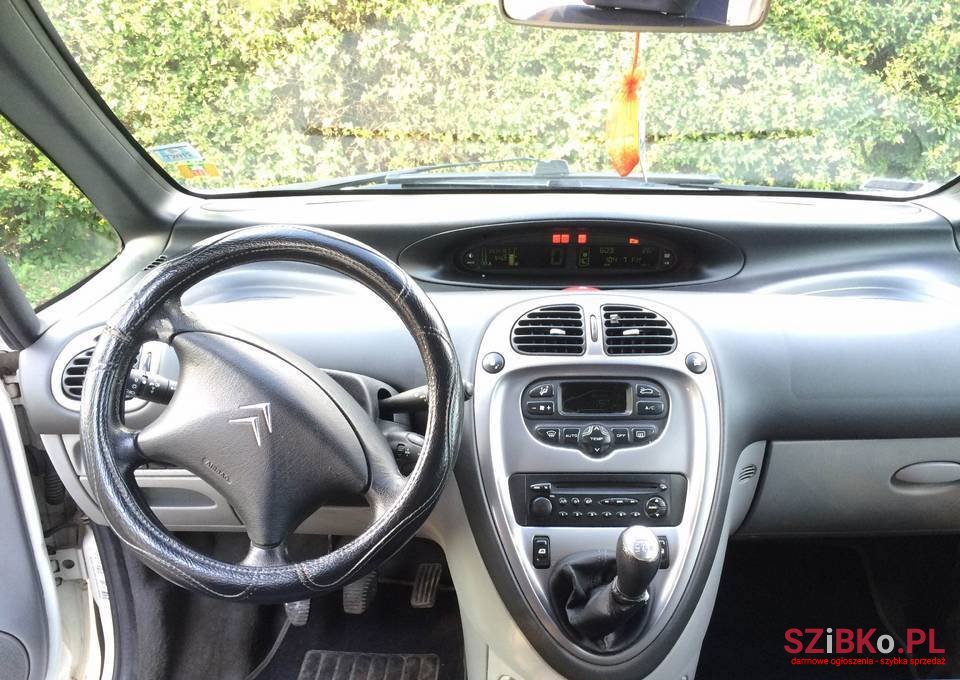 2003' Citroen Xsara Picasso photo #4
