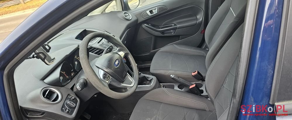 2013' Ford Fiesta photo #3
