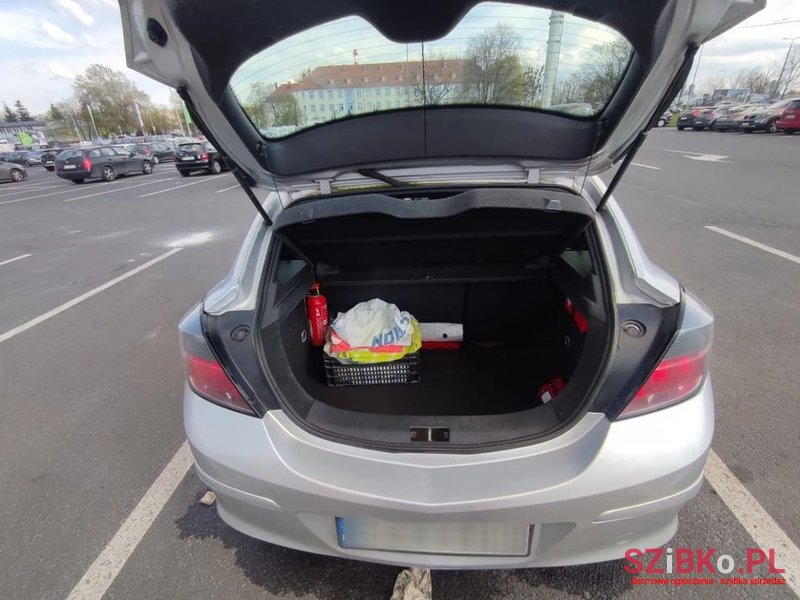 2008' Opel Astra photo #4
