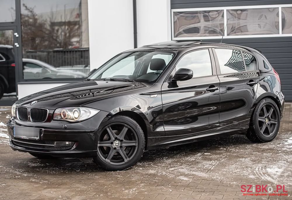 2011' BMW 1 Series 116D photo #6