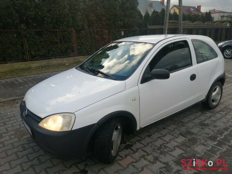2002' Opel Corsa photo #3