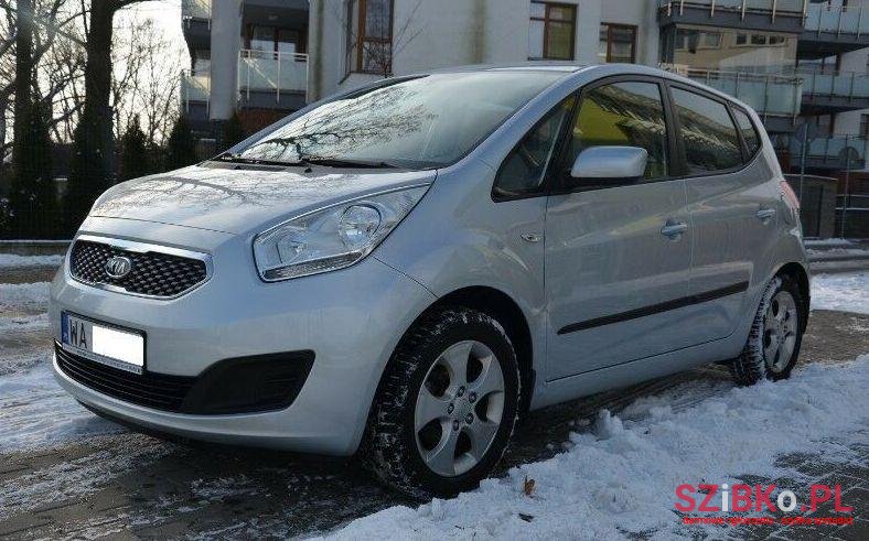 2010' Kia Venga photo #1