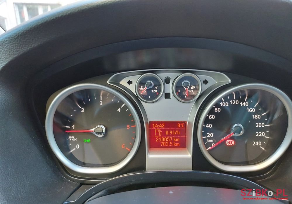 2010' Ford Focus photo #6