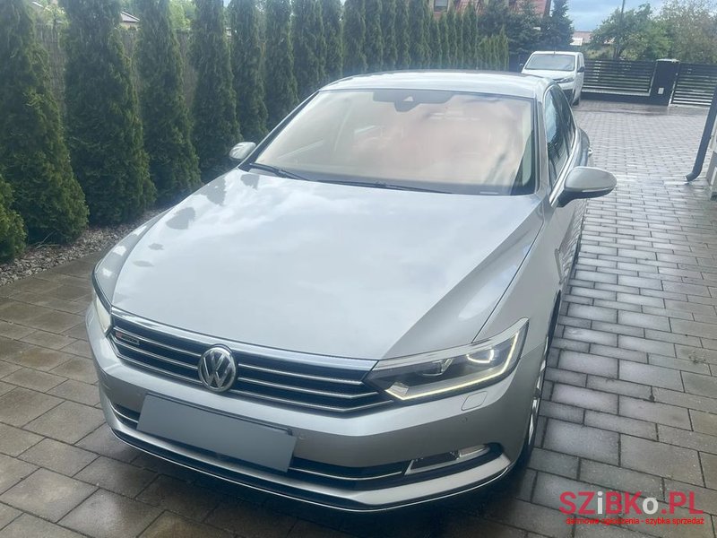 2015' Volkswagen Passat photo #1