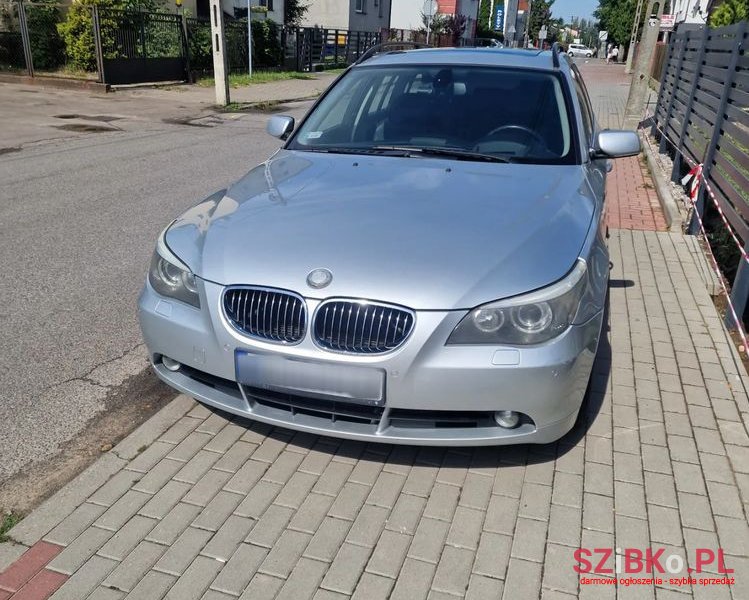 2006' BMW 5 Series 530D Touring photo #1