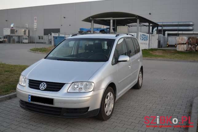 2004' Volkswagen Touran photo #1
