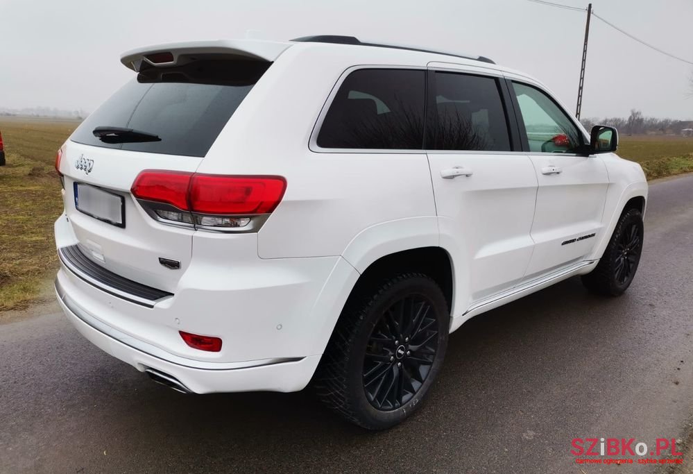 2017' Jeep Grand Cherokee photo #4