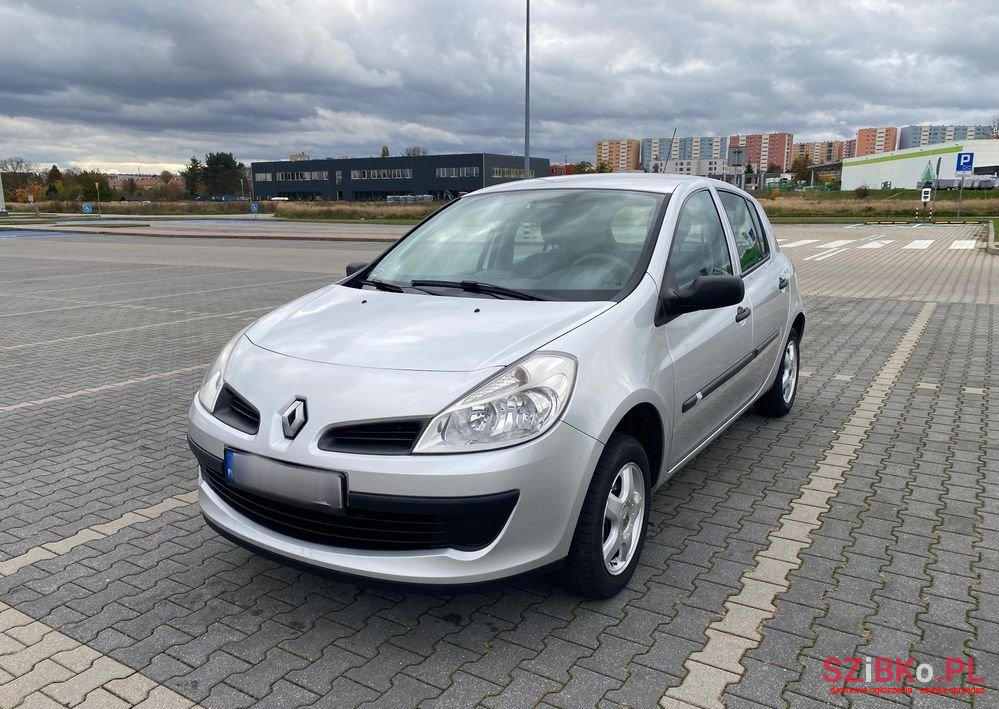 2007' Renault Clio photo #1