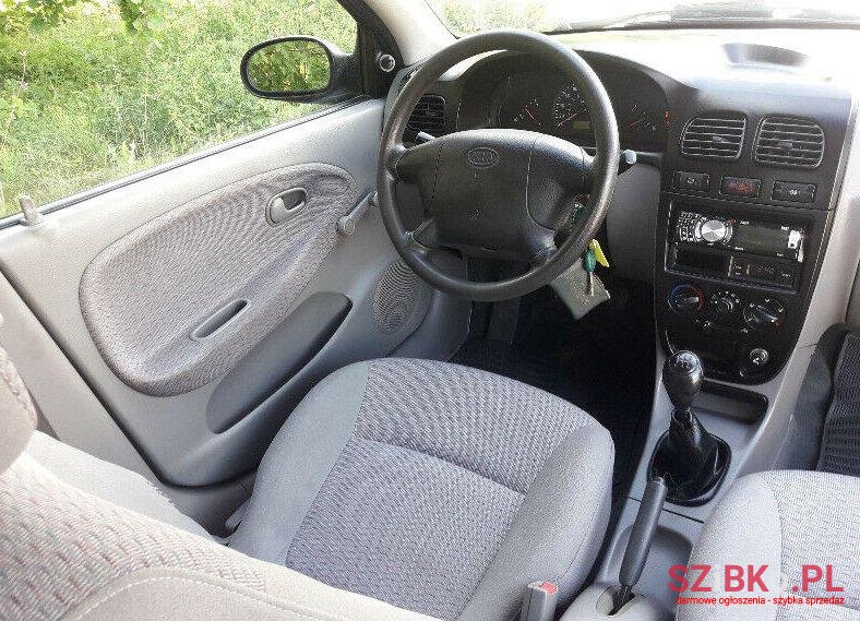 2001' Kia Rio photo #1
