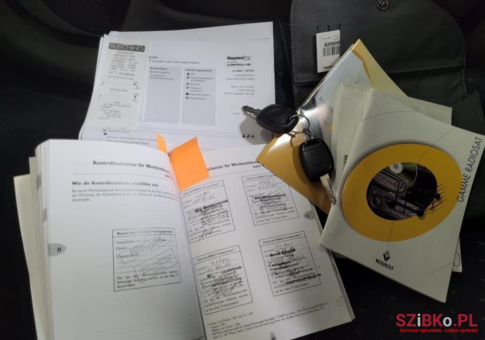 2001' Renault Clio photo #2