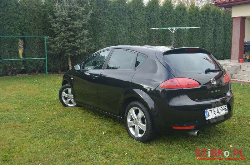 2007' SEAT Leon photo #1