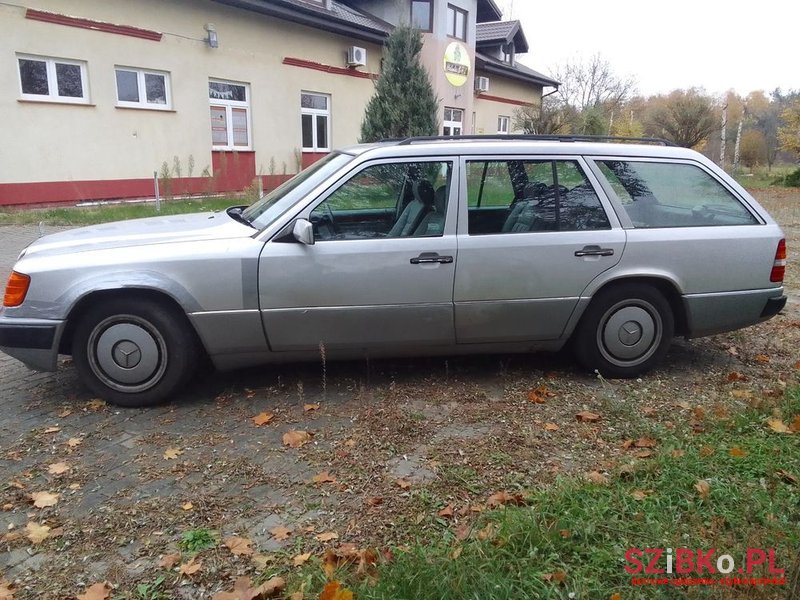 1991' Mercedes-Benz W124 photo #5