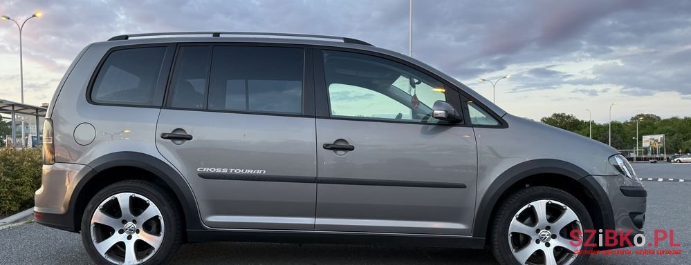2008' Volkswagen Touran 1.4 Tsi Cross photo #5