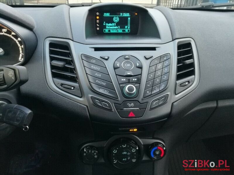 2015' Ford Fiesta photo #2