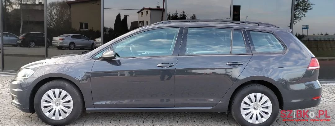 2019' Volkswagen Golf photo #4