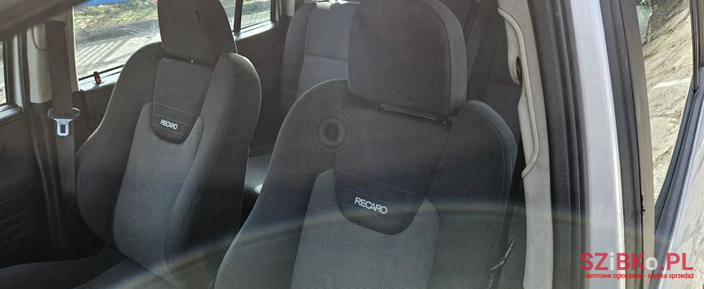 2004' Opel Zafira 2.0 Dti Elegance photo #2