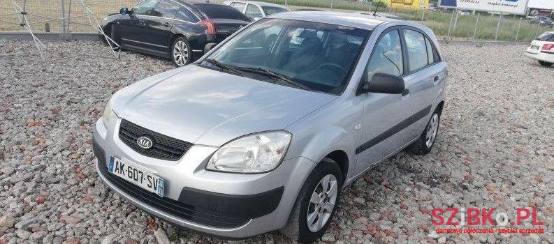 2006' Kia Rio photo #1