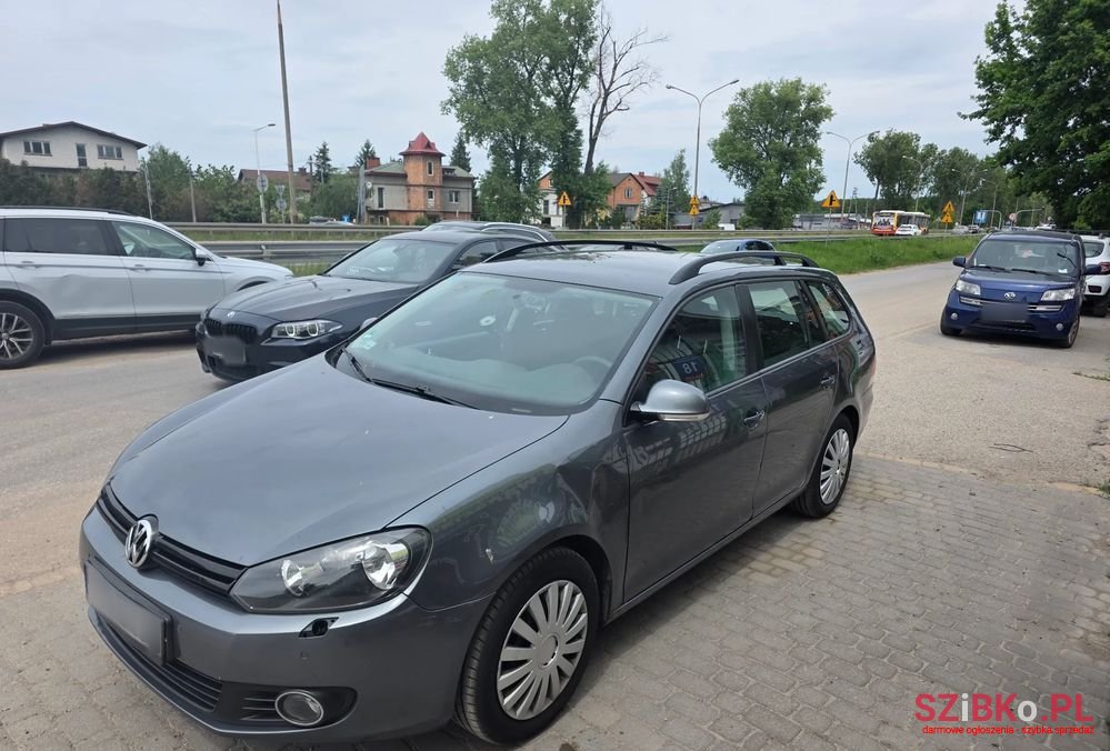 2009' Volkswagen Golf photo #6