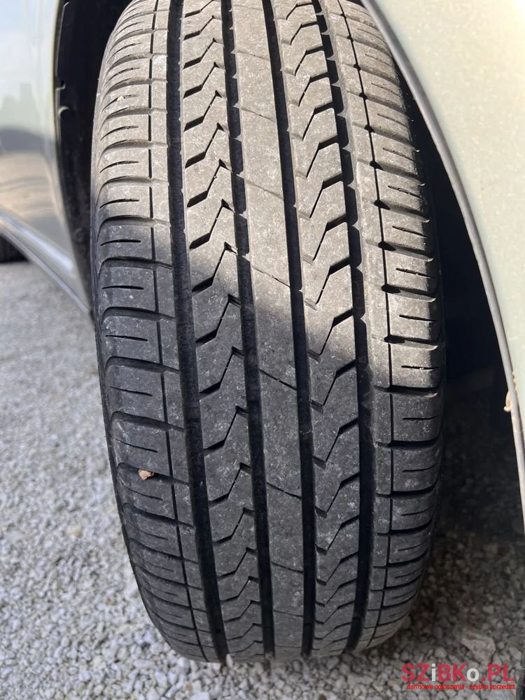 2004' Toyota Avensis 2.0 D-4D Combi photo #6