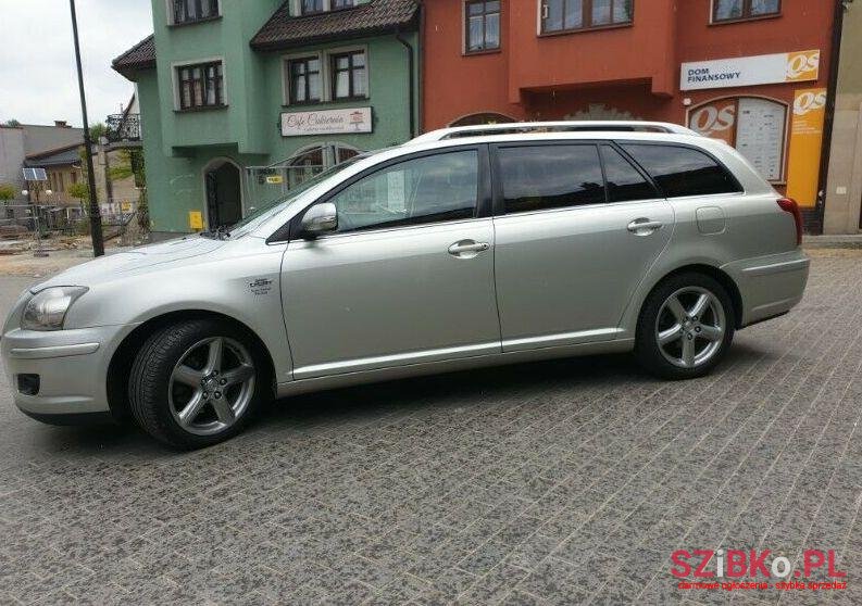 2009' Toyota Avensis photo #1